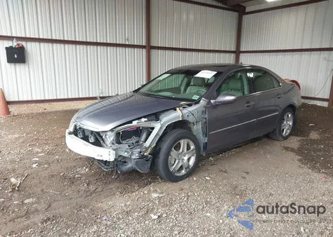 2005 Acura Rl 3.5 from USA, damaged, VIN JH4KB16525C011890